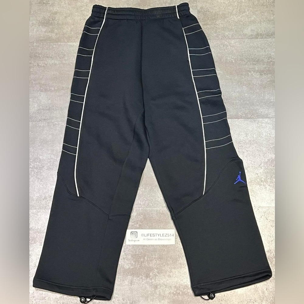 Nike Air Jordan XI Sweatpant Small